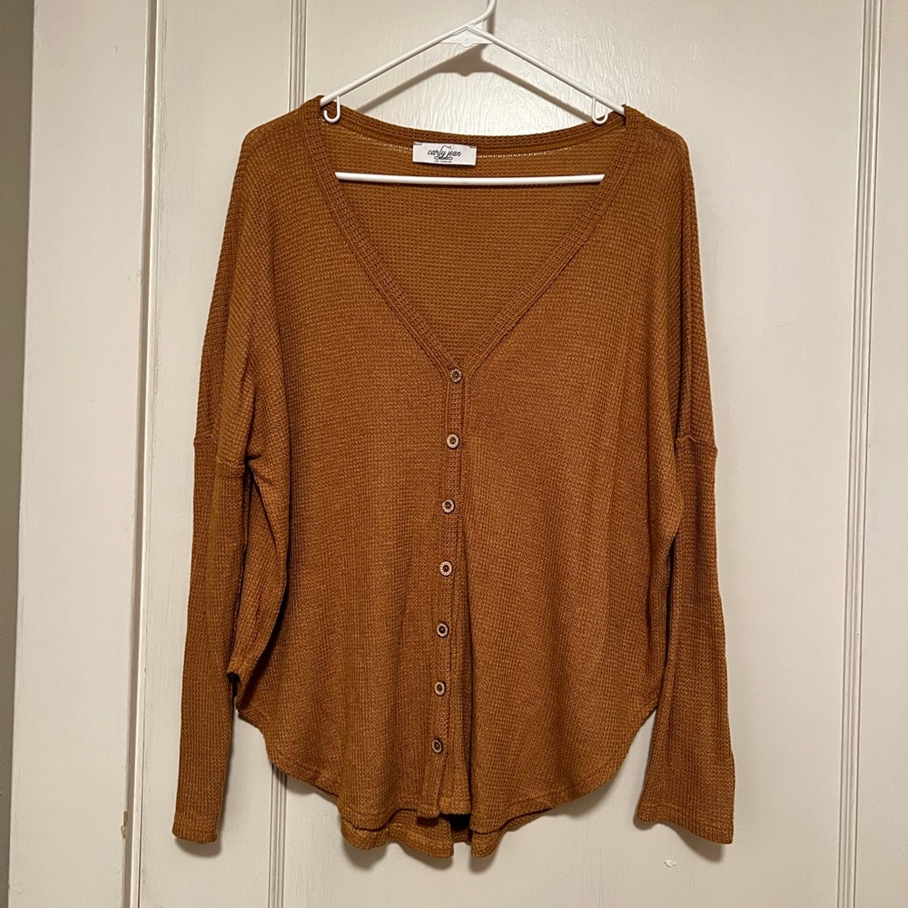 CJLA waffle henley tan/amber color not sure of name Fits like M/L, not oversized